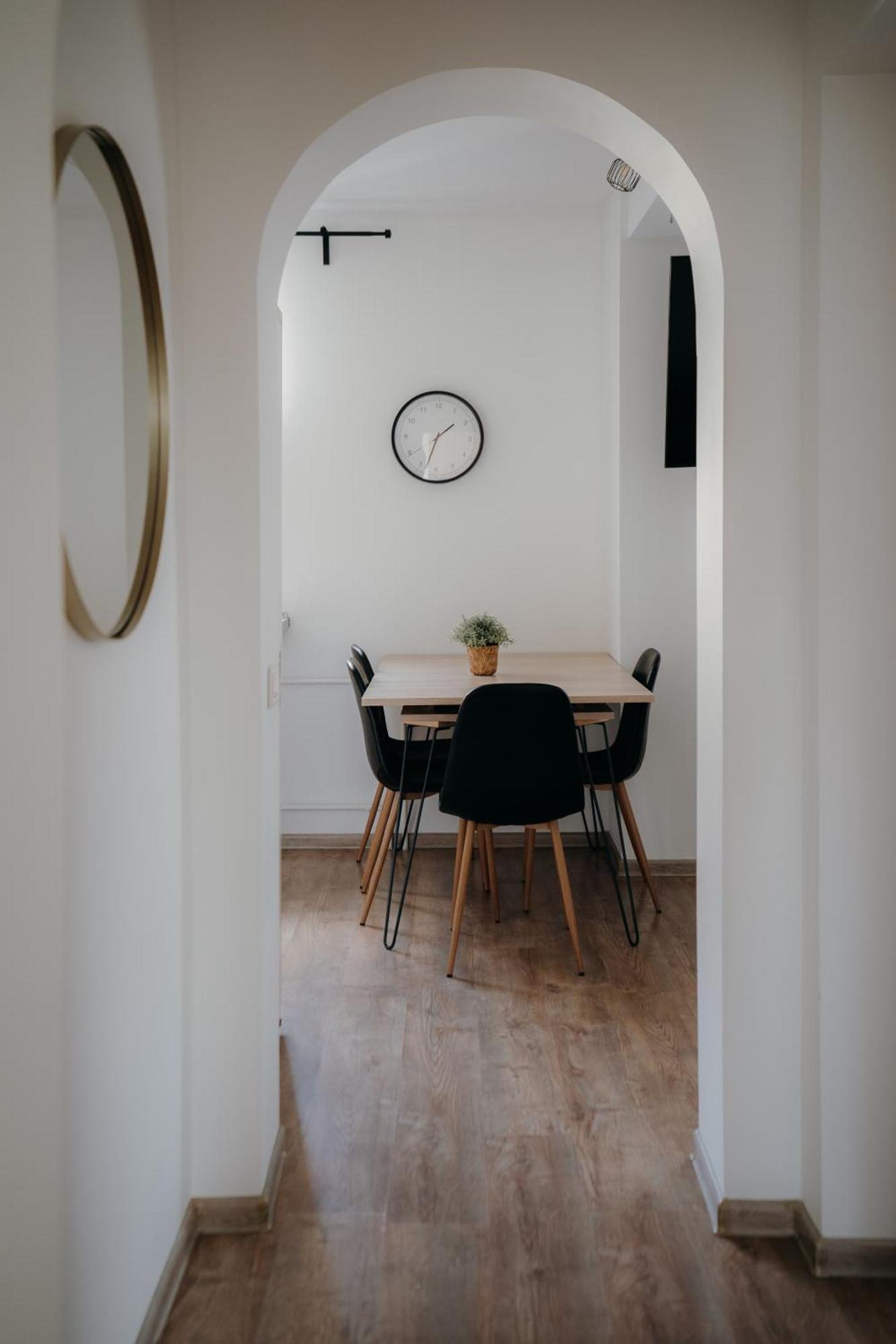 Stories Isskirtiniai 7 Vietu Apartamentai Birstone